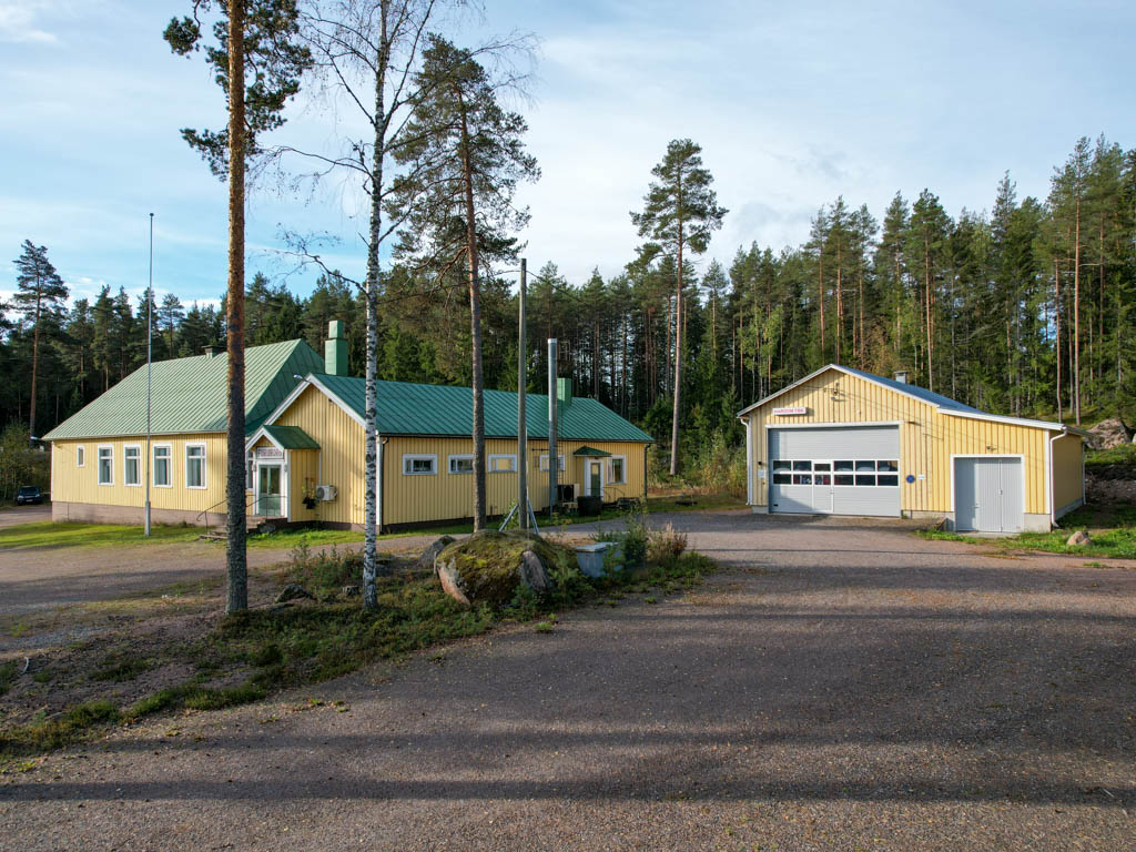 Furuborgs fasad och gård